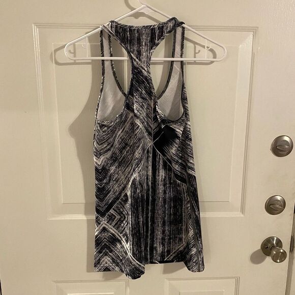 Lululemon | Racer Back Tank | Size 8 - Picture 3 of 5